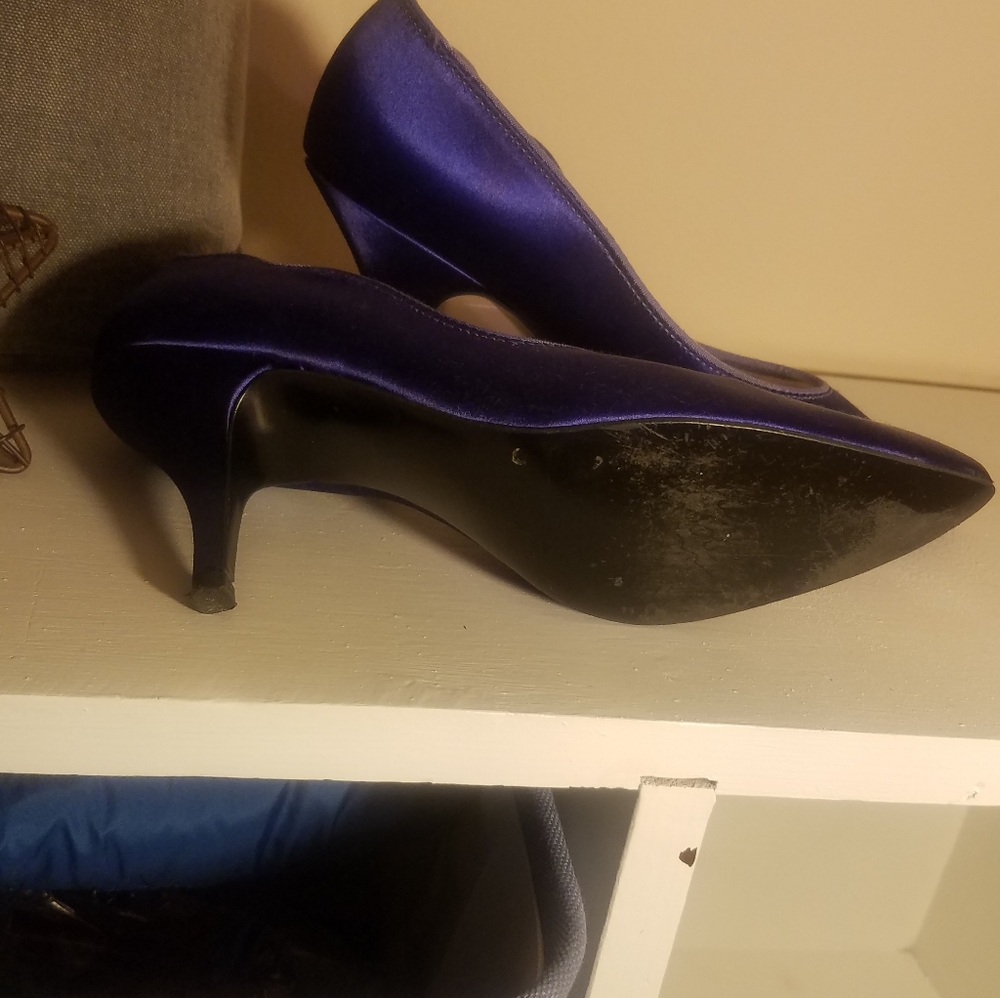 Shoes - Picture 2 of 4